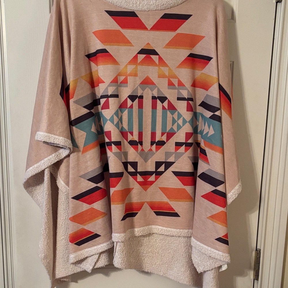 Geometric Patterned Women's Poncho - image 1
